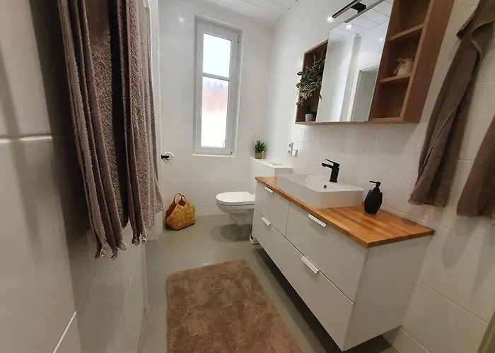 Sieben Eulen In * Garrey